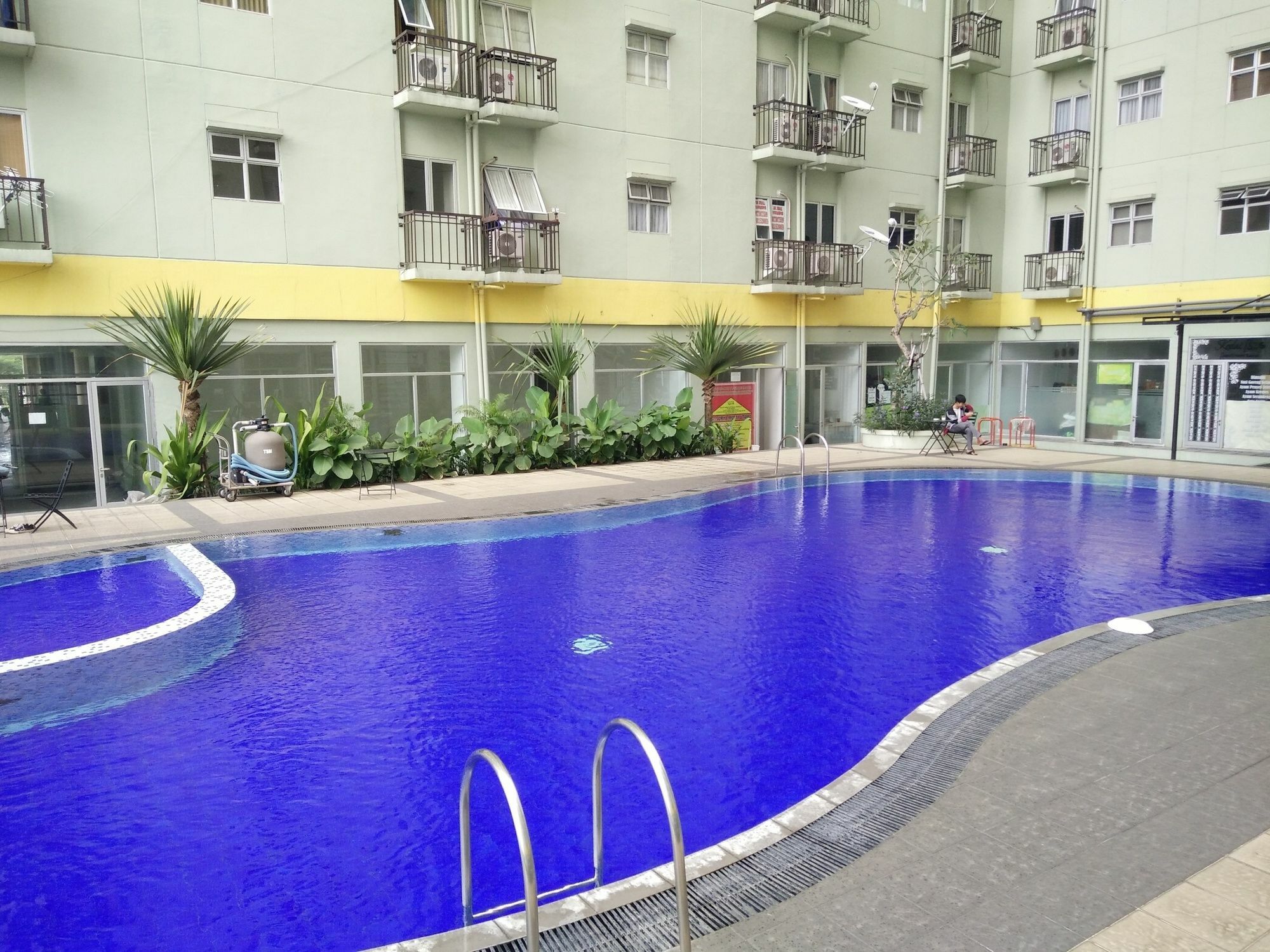 The Suites Metro Apartment - Putri Bandung Esterno foto