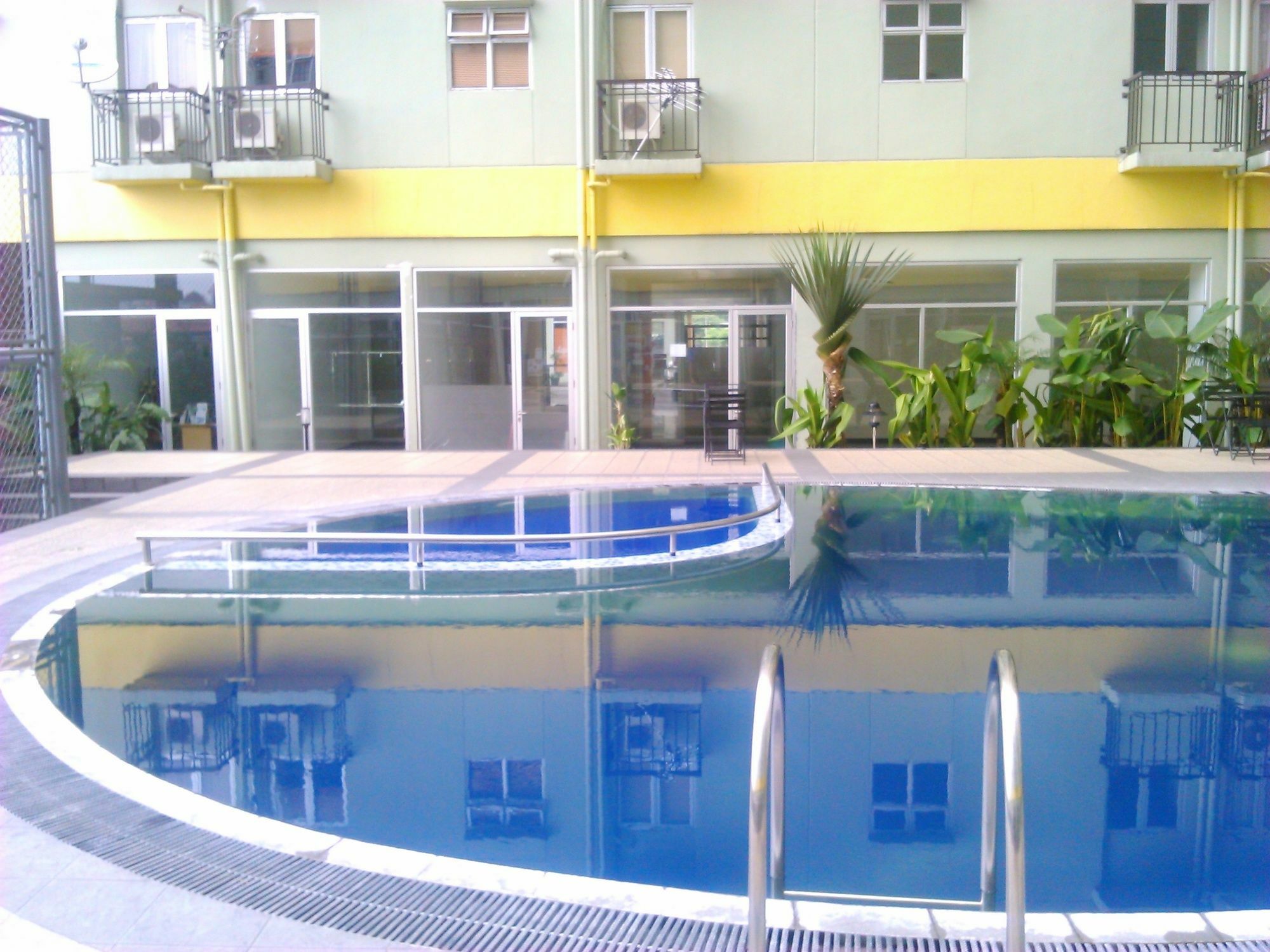 The Suites Metro Apartment - Putri Bandung Esterno foto